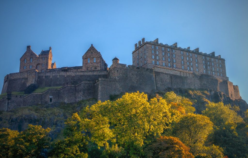Nell'immagine si vede il castello di Edimburgo 