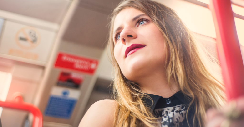 Ragazza in metropolitana